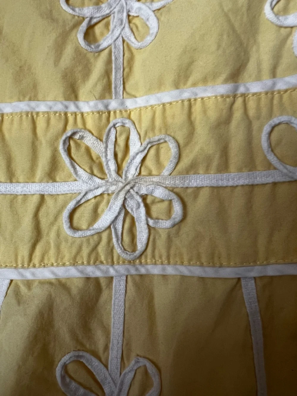 The Children’s Place Yellow Floral Embroidered Dress Size 5 Easter Spring Party - Picture 2 of 4